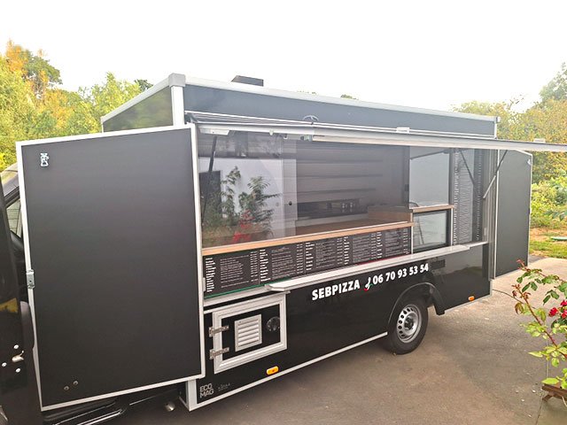 Pizzas à emporter au camion